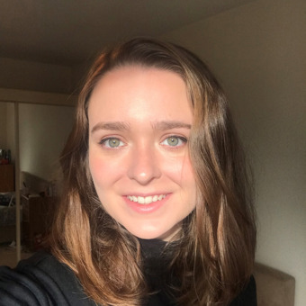 Katie Selfie